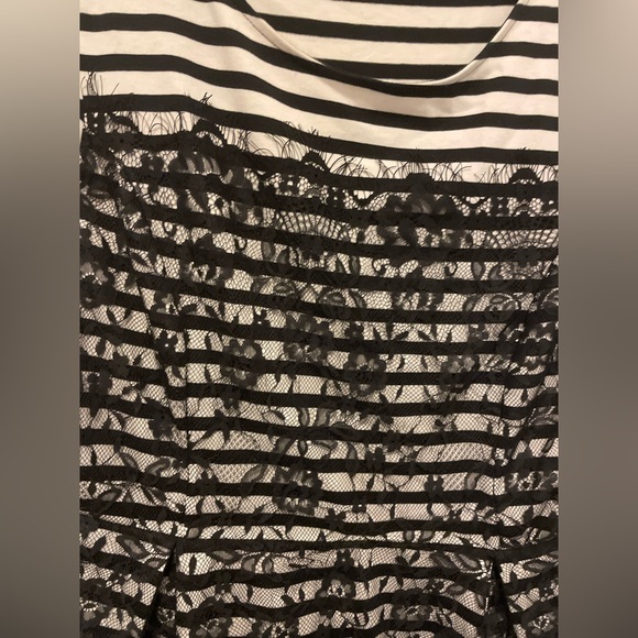 Striped Lace Peplum Top - Picture 2 of 7